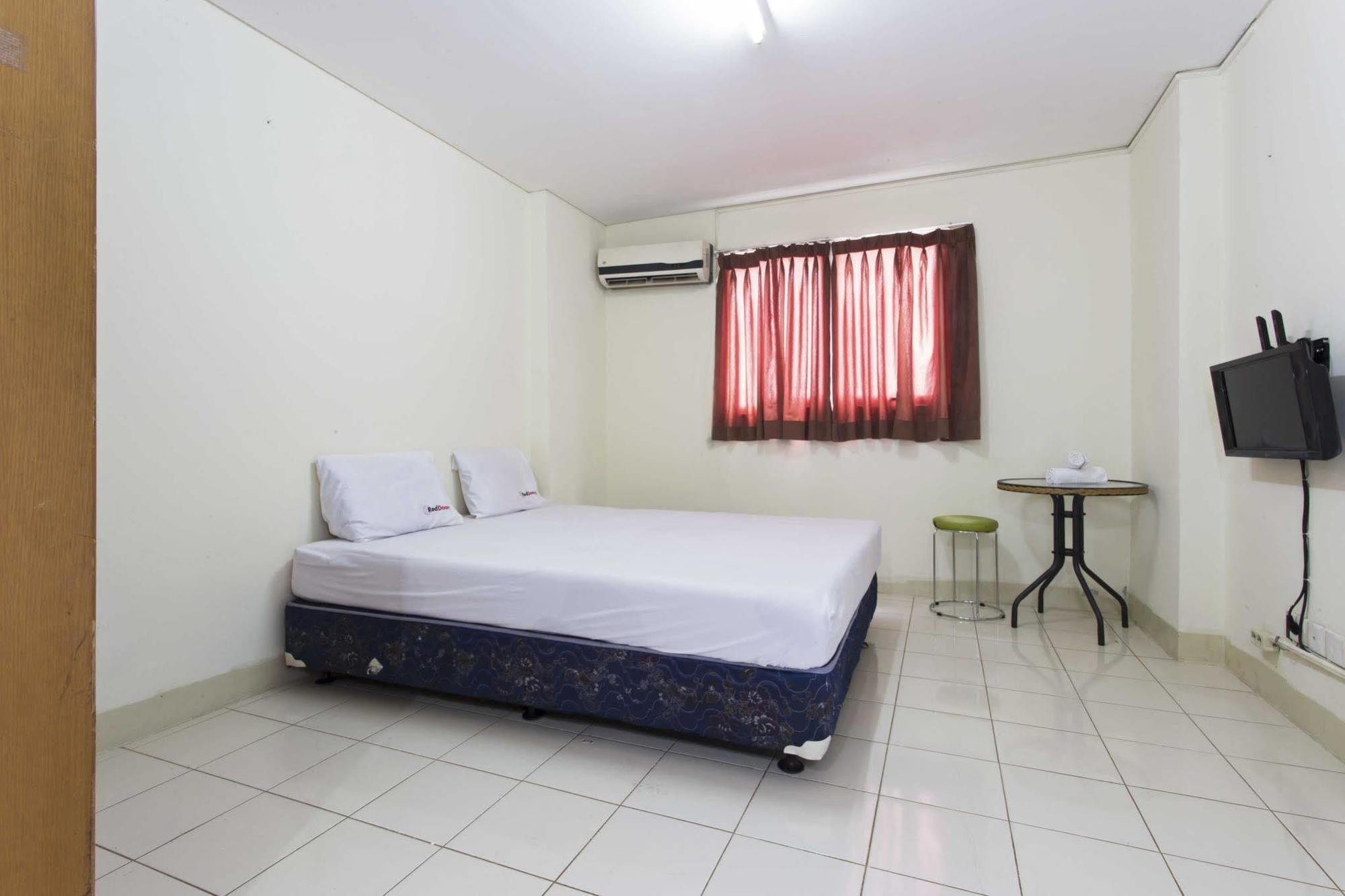 Reddoorz Apartment @ Pulo Gadung Jakarta Eksteriør bilde