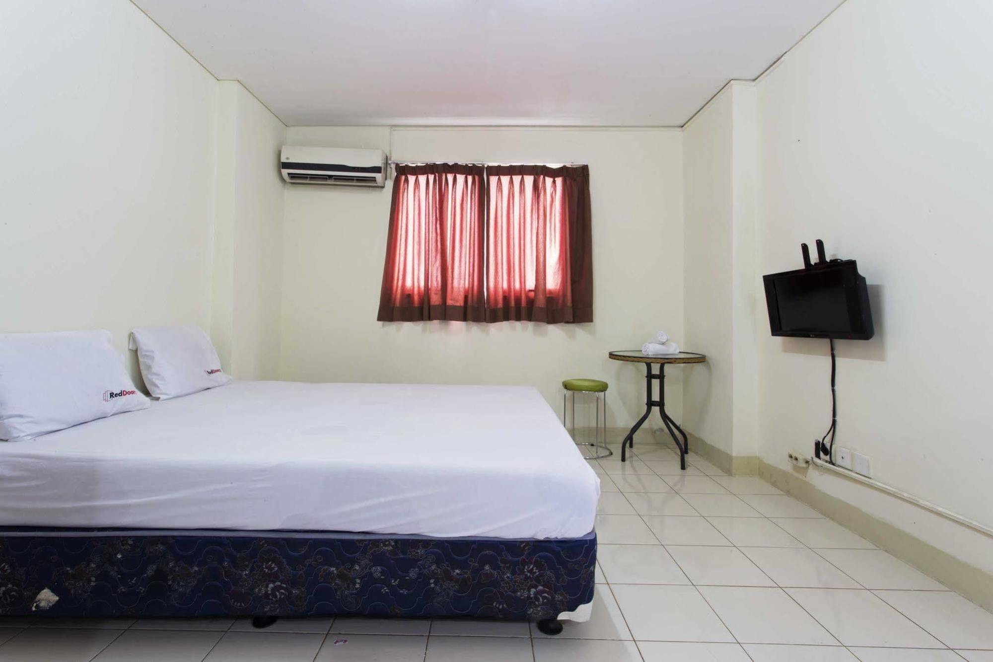 Reddoorz Apartment @ Pulo Gadung Jakarta Eksteriør bilde