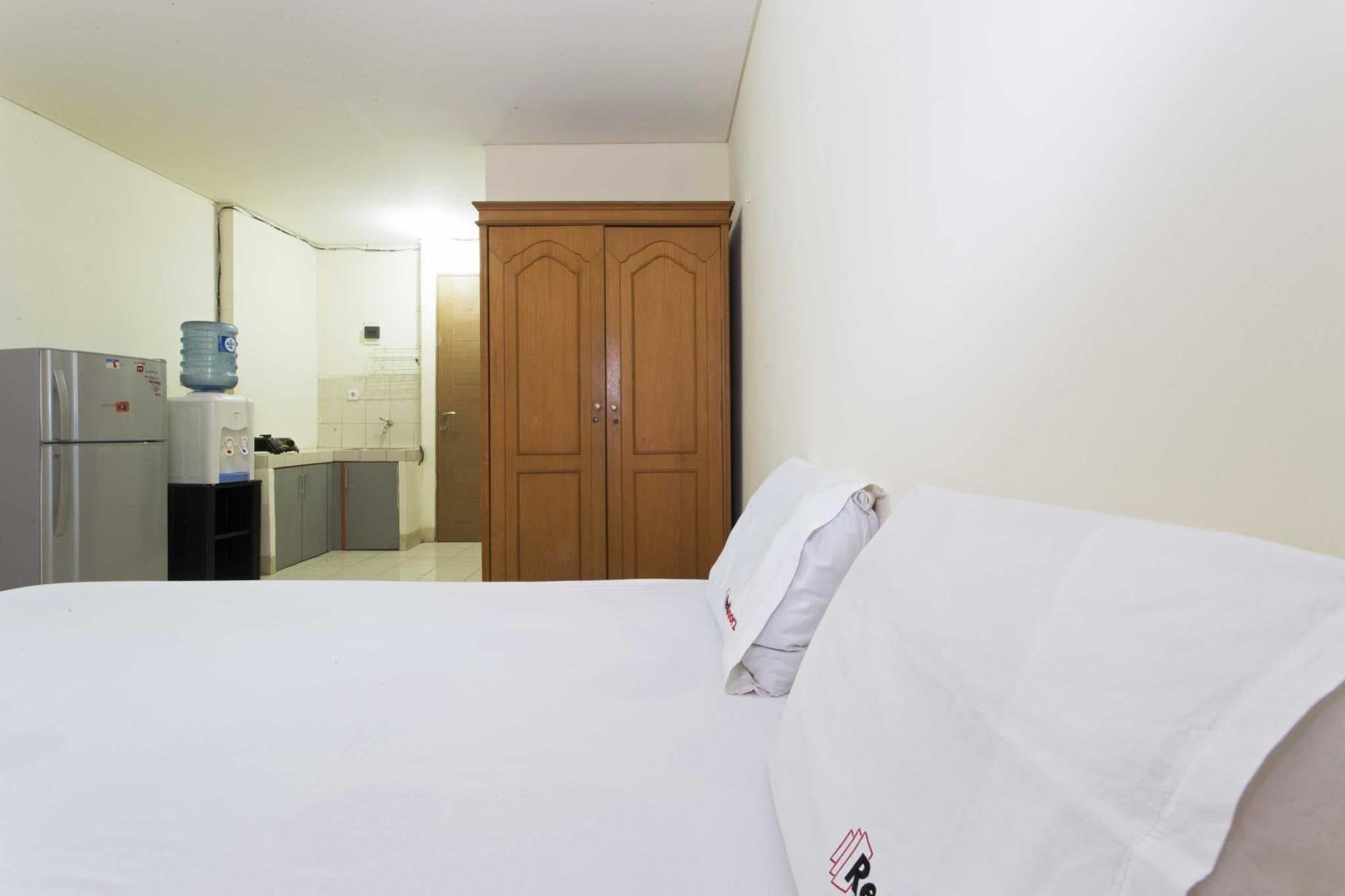 Reddoorz Apartment @ Pulo Gadung Jakarta Eksteriør bilde