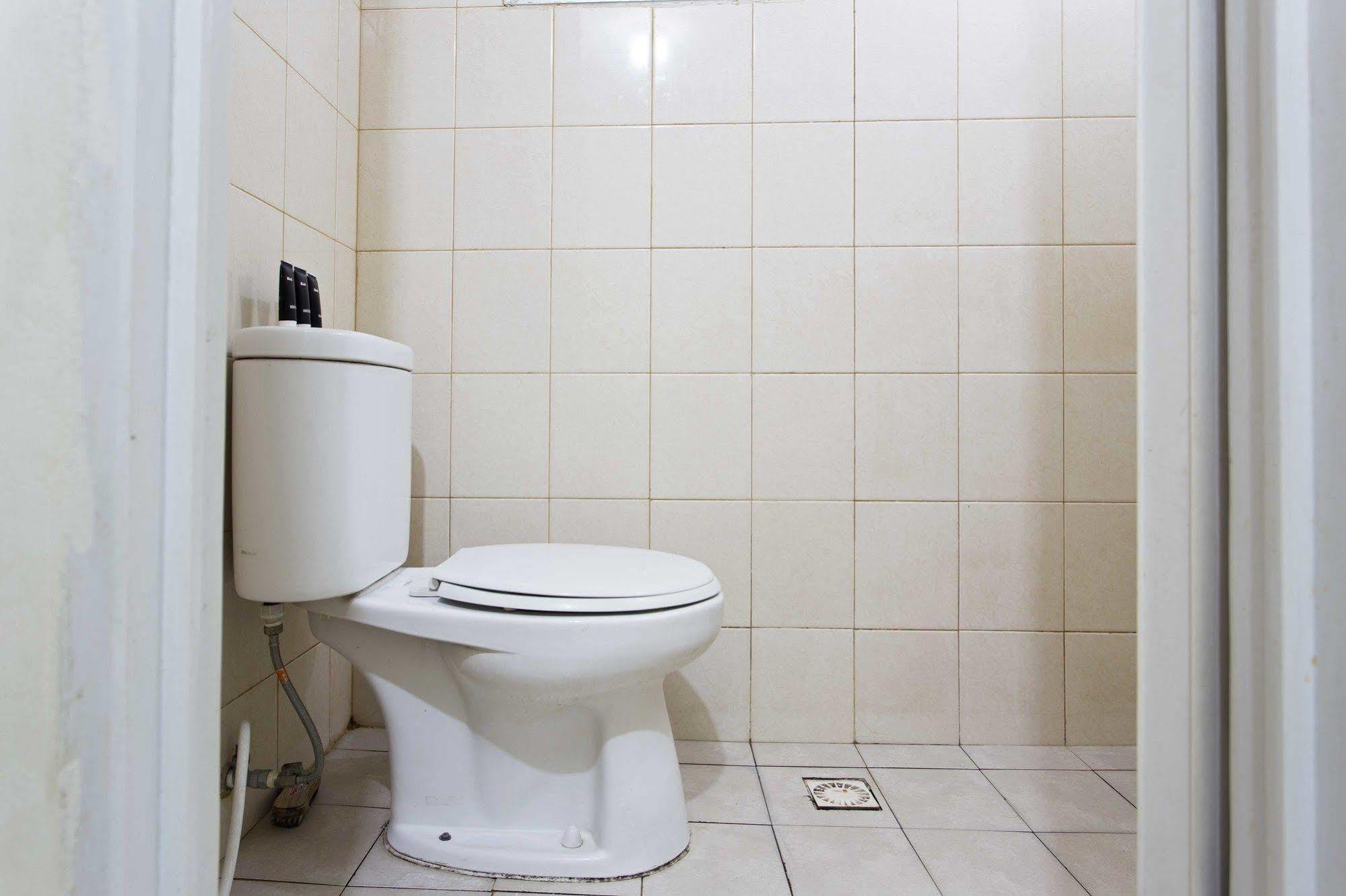 Reddoorz Apartment @ Pulo Gadung Jakarta Eksteriør bilde