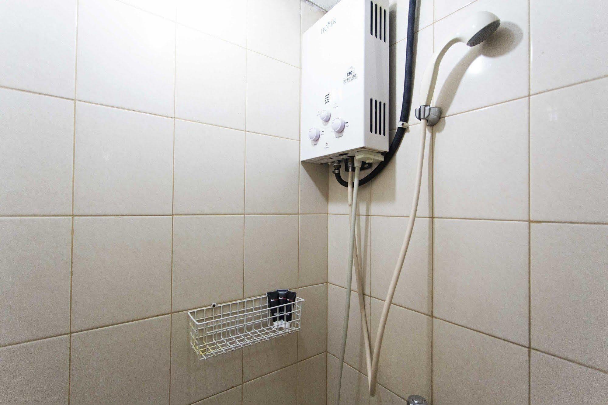 Reddoorz Apartment @ Pulo Gadung Jakarta Eksteriør bilde