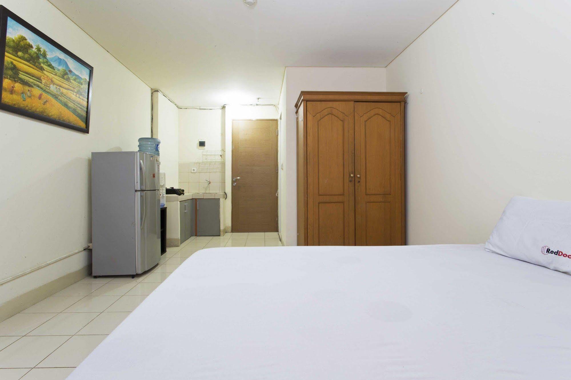 Reddoorz Apartment @ Pulo Gadung Jakarta Eksteriør bilde